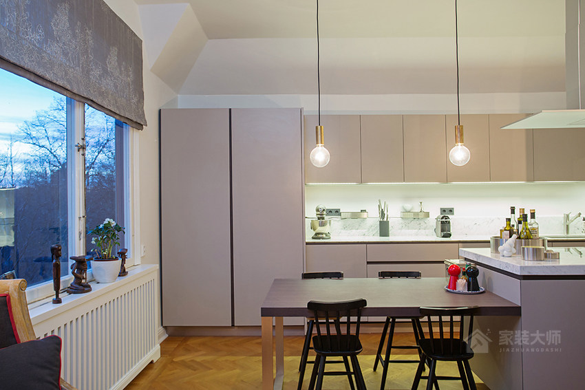 瑞典黑白现代风百年公寓改造装修效果图