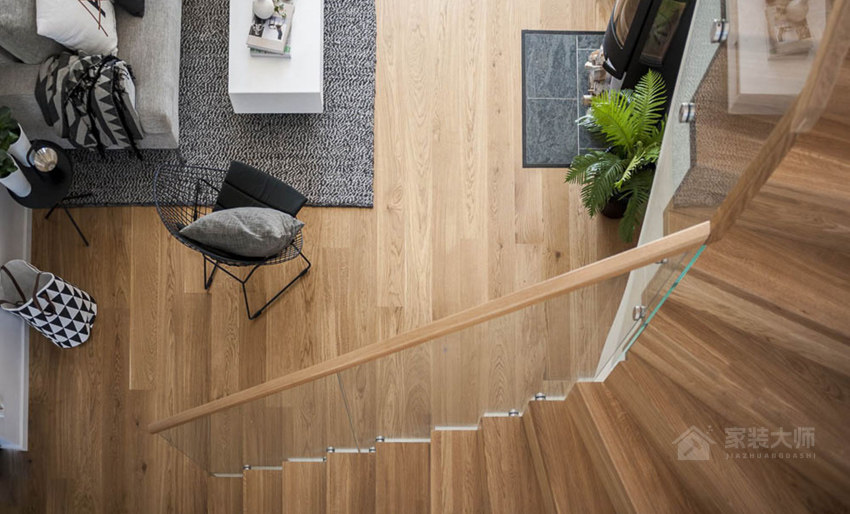 客厅北欧风木地板铺设楼梯效果图