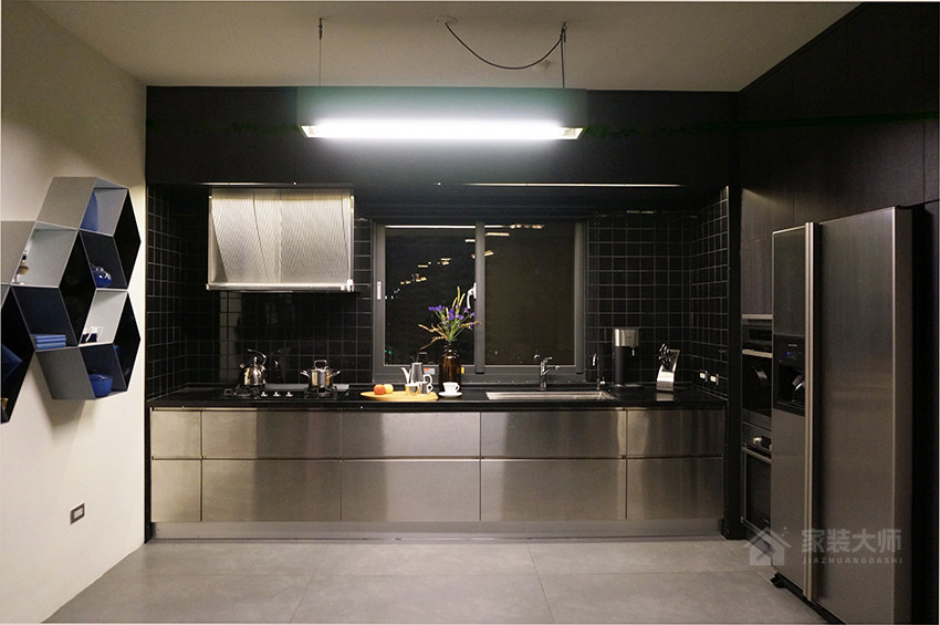 厨房整体不锈钢橱柜效果图