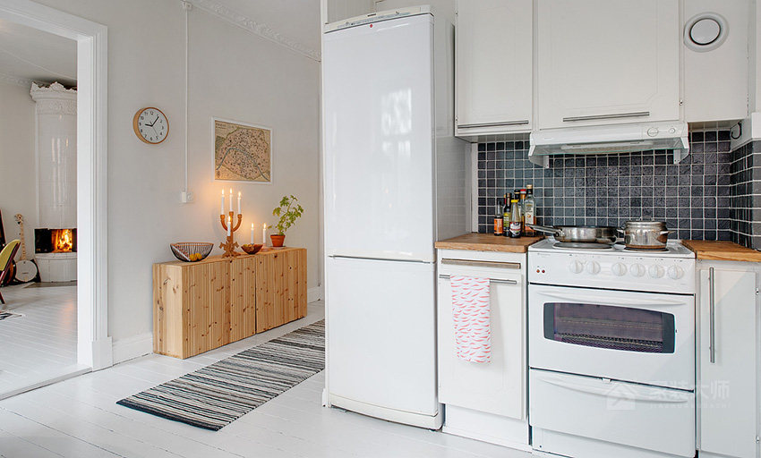 厨房白色橱柜门板效果图