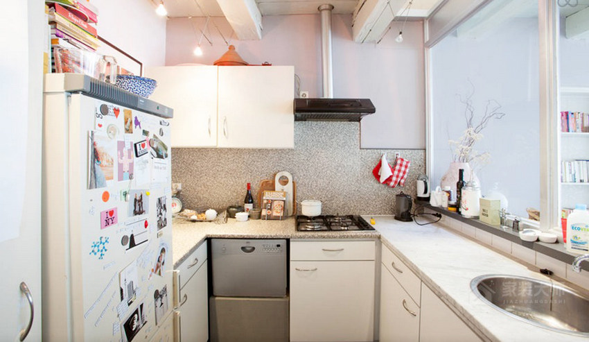荷兰半开放式厨房公寓装修效果图