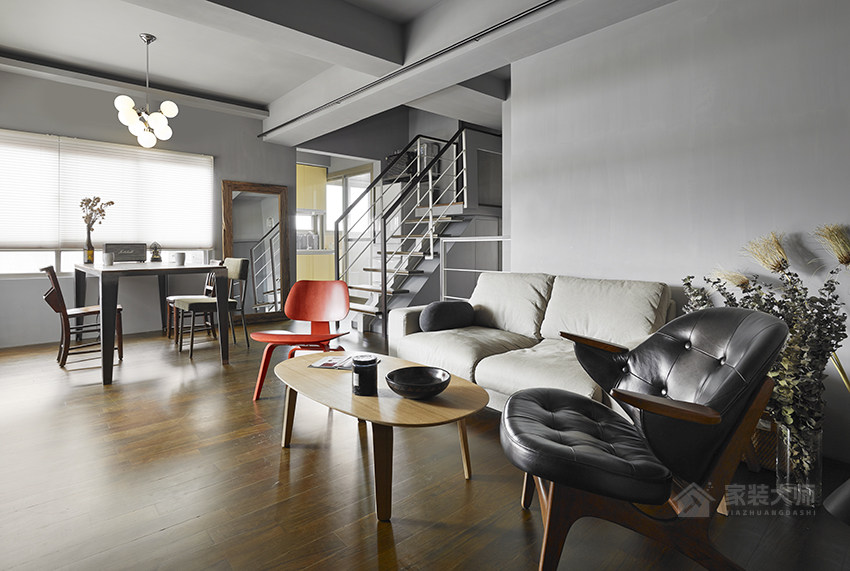 改造客厅现代灰色布艺沙发效果图