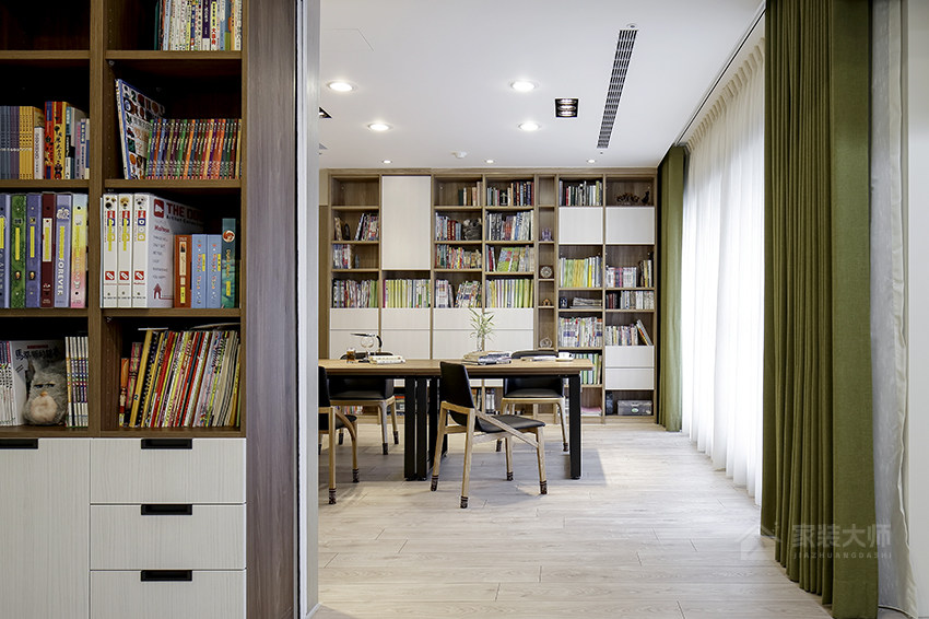 客厅现代简约书柜实木书柜展示图