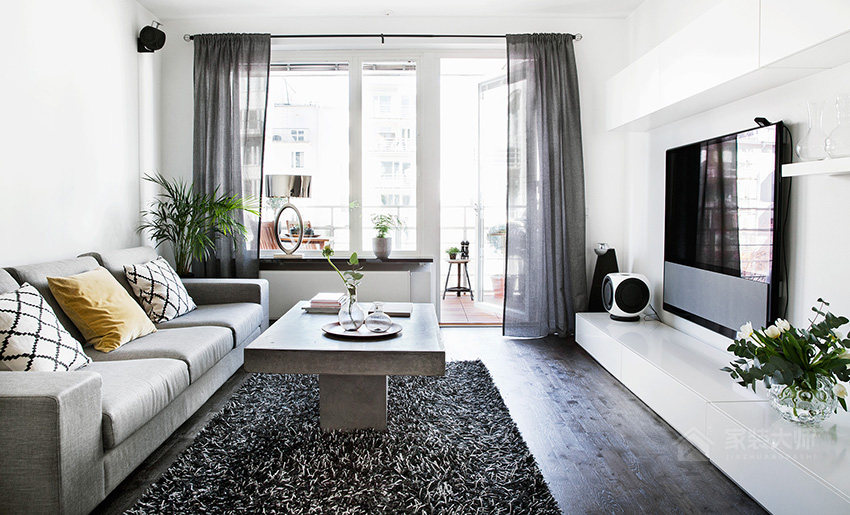 現代黑白簡約客廳黑色布藝窗簾圖片