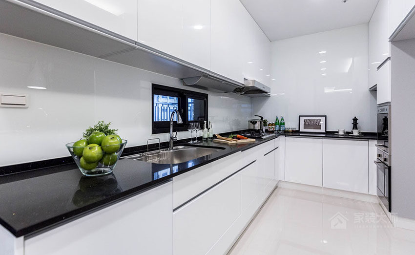 现代时尚厨房白色简约橱柜门板图片