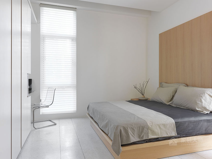 纯白现代风光影宅卧室板式床图片