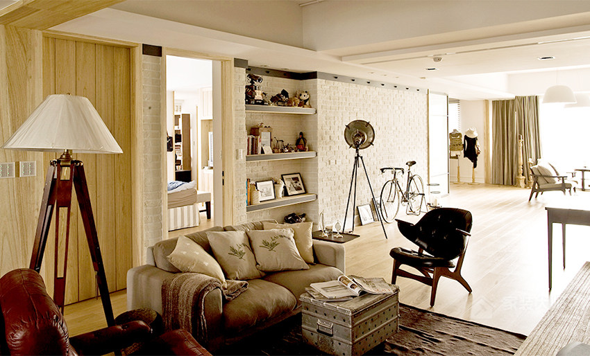 loft风格客厅米色皮质沙发效果图