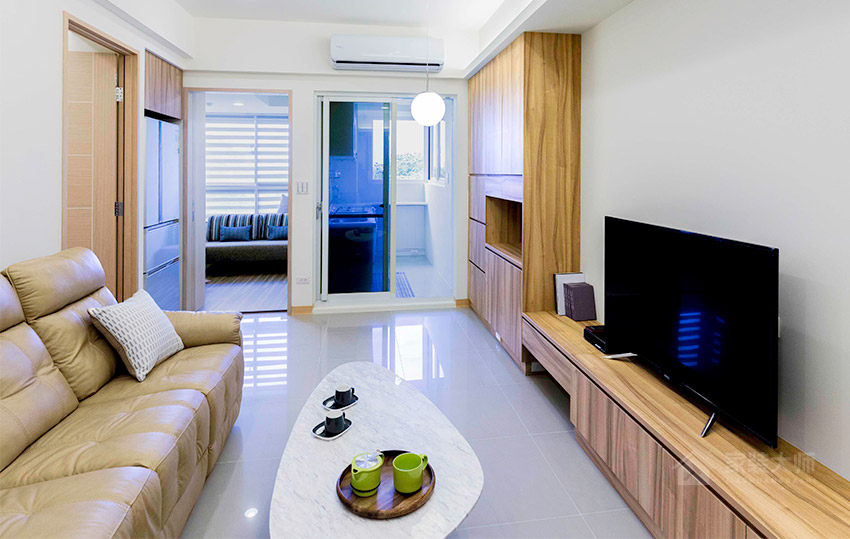 现代客厅米色皮质沙发效果图