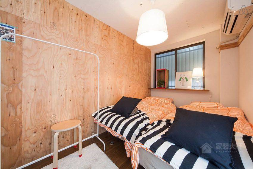 现代开放式卧室实木床效果图