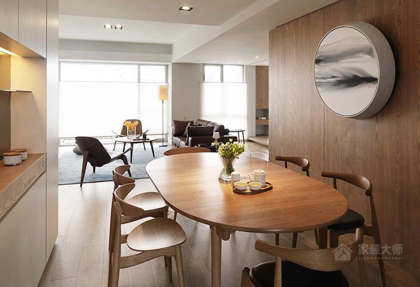 時尚日式公寓餐廳原木色實木圓餐桌圖片