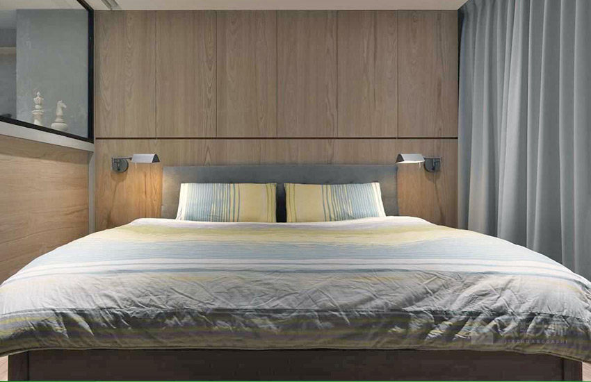 簡約loft風格臥室雙人床圖片
