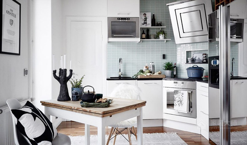 北歐風廚房白色櫥柜門板圖片
