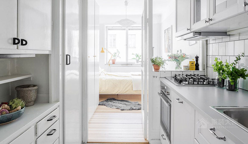 北欧简约厨房白色橱柜门板图片