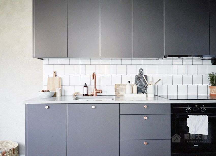 厨房灰色系橱柜图片