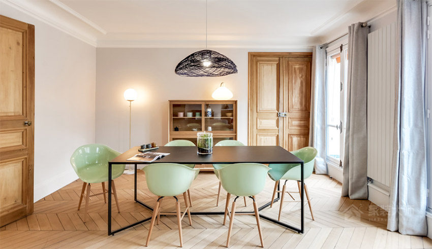 巴黎25 坪木质调清新开放式公寓装修效果图