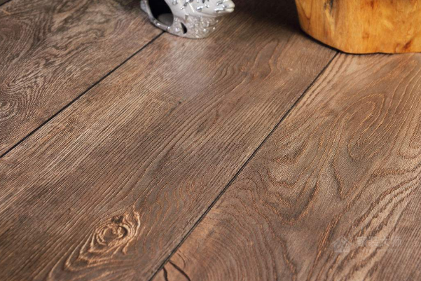 实木地板有哪些优缺点？实木地板保养方法介绍