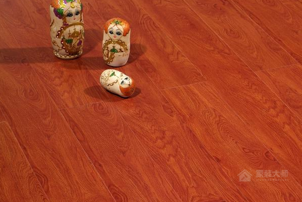 红檀木实木地板有哪些特点，它的价格贵吗？
