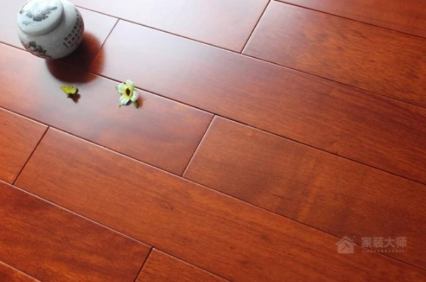 什么是钢琴烤漆地板，钢琴烤漆地板有什么特点？