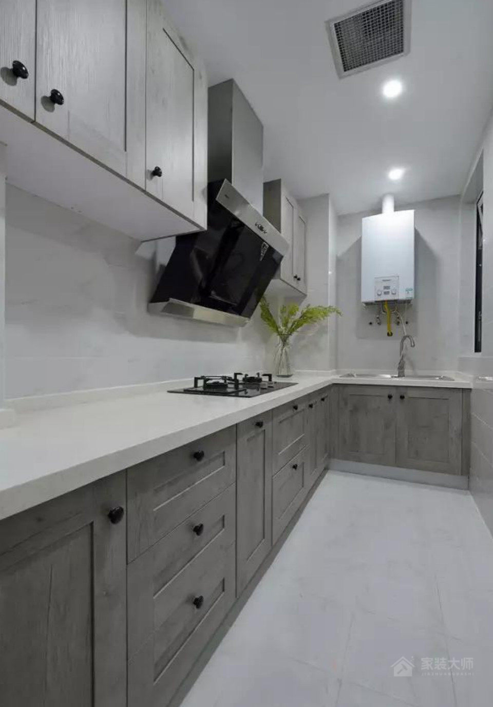 美式风格厨房灰白色实木橱柜效果图