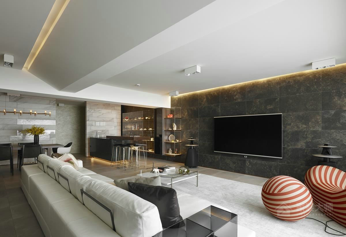 现代风格客厅白色沙发效果图