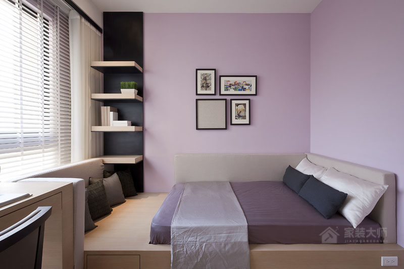 现代卧室双人床展示图