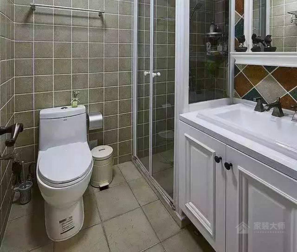 美式衛生間白色浴室柜效果圖