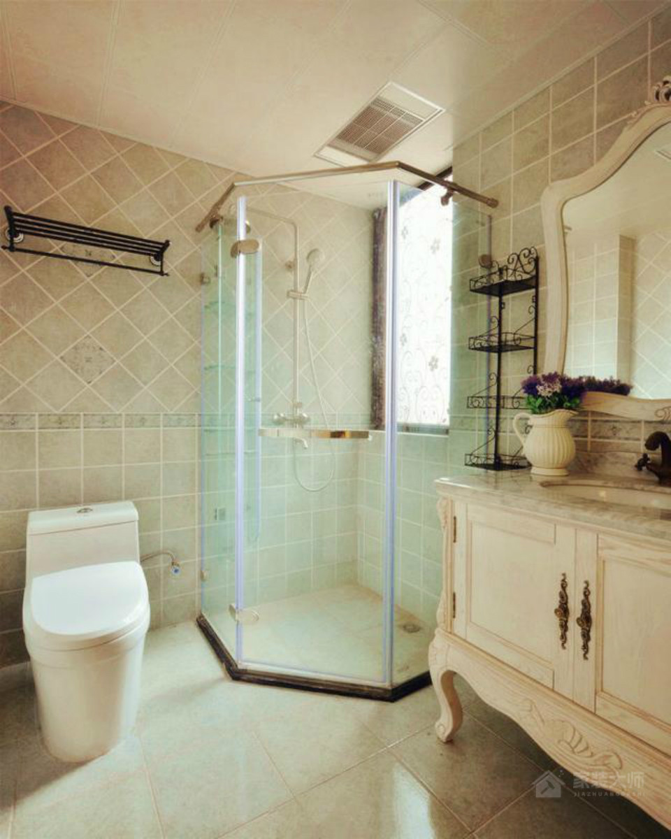美式衛生間白色簡(jiǎn)約浴室柜圖片