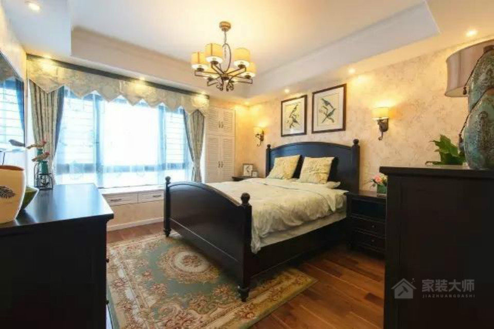 美式风卧室双人床图片