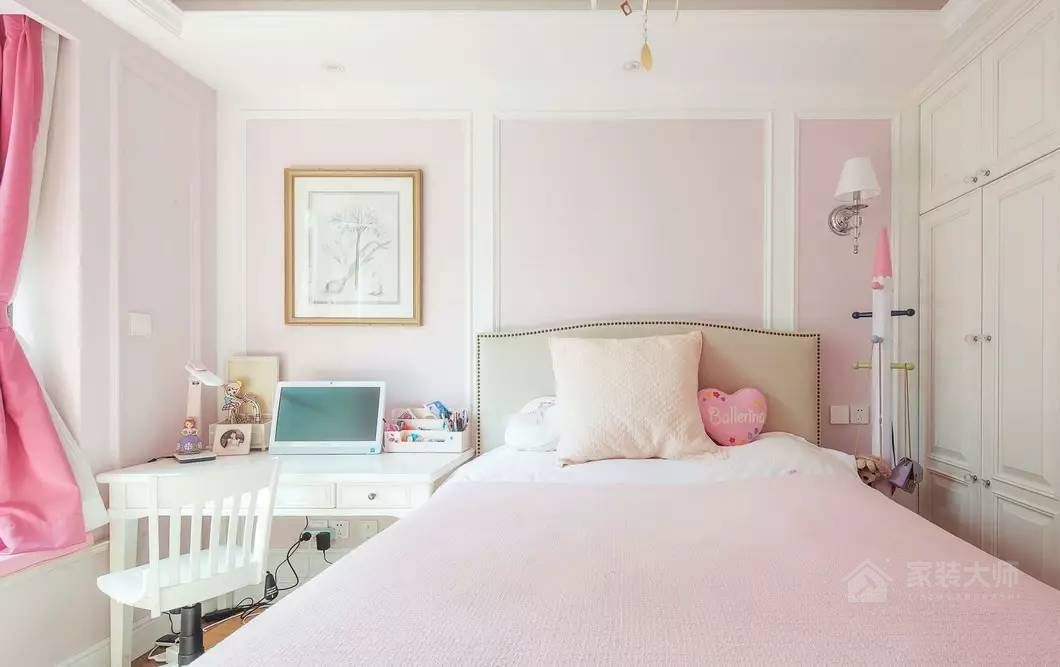 美式風臥室粉系雙人床圖片