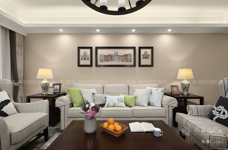 美式风格客厅米色沙发效果图