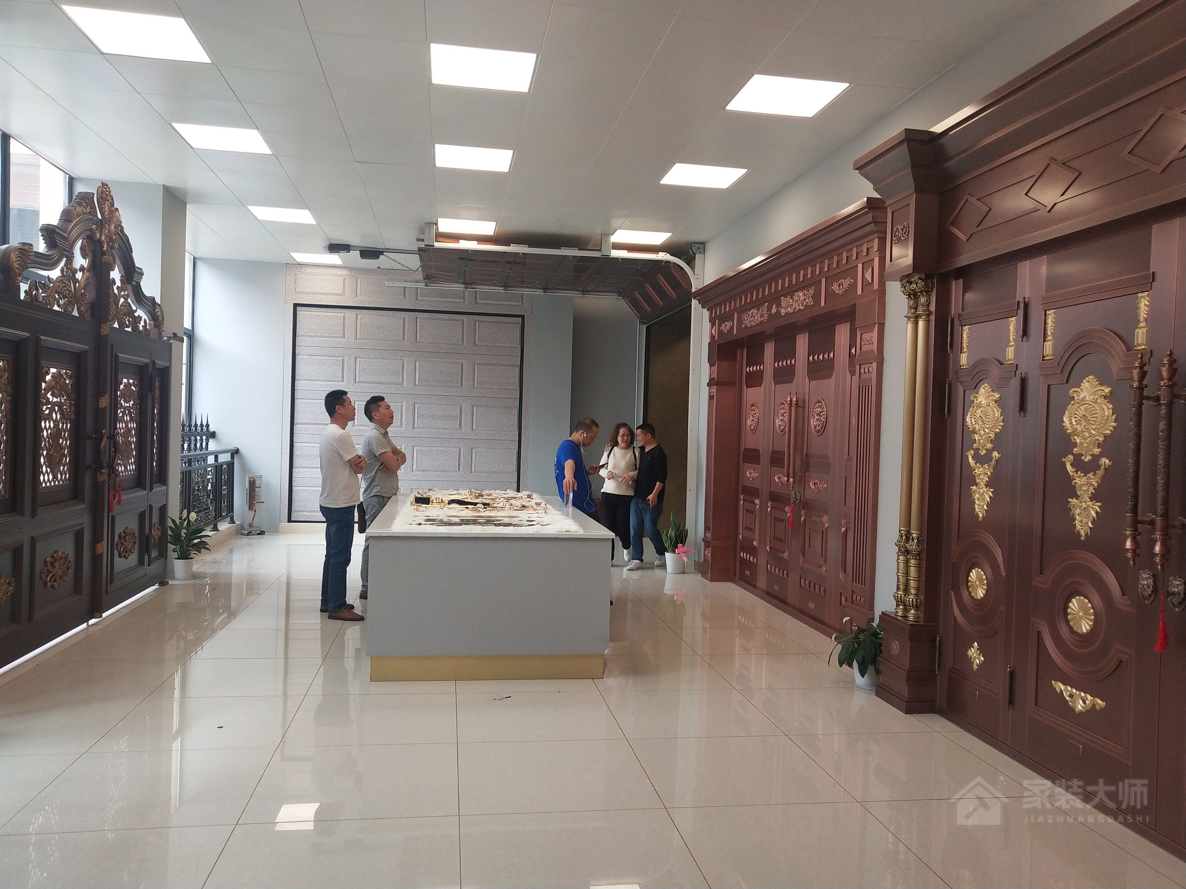 长沙湘鼎铜门工厂展厅500㎡现代风格
