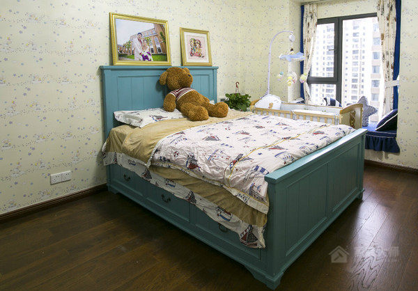 美式兒童房藍色板式兒童床圖片